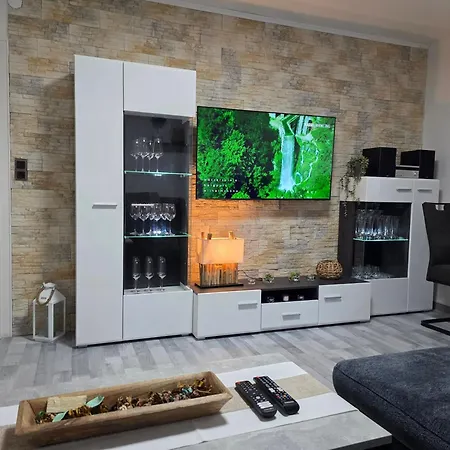 公寓 Exklusives Und Helles Erdgeschoss-apartment No 5 Im Zentrum Von Kassel, Schnelles 1gbit Internet, Geschirrspueler, Boxspringbetten