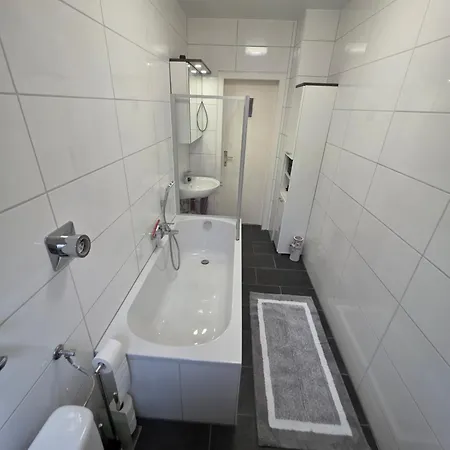 公寓 Exklusives Und Helles Erdgeschoss-apartment No 5 Im Zentrum Von Kassel, Schnelles 1gbit Internet, Geschirrspueler, Boxspringbetten *