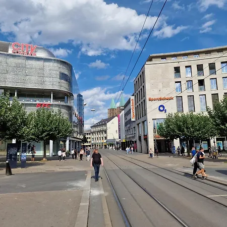 公寓 Exklusives Und Helles Erdgeschoss-apartment No 5 Im Zentrum Von Kassel, Schnelles 1gbit Internet, Geschirrspueler, Boxspringbetten